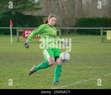 WEM, Royaume-Uni, 26th. Février 2023: Gardien de but Fleur Johnson-Derrick de Wem Town Dames dans le match de football Wem Town Dames v Northampton to Banque D'Images