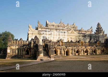 Le Myanmar, Mandalay, Inwa, Mahar Aung Mye Bon Monastère San Banque D'Images