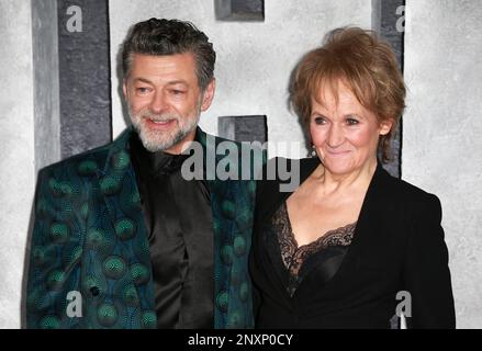 Andy Serkis et Lorraine Ashbourne arrivent à la première mondiale de 'Luther: The Fallen Sun' au BFI IMAX Waterloo à Londres, en Angleterre. Banque D'Images