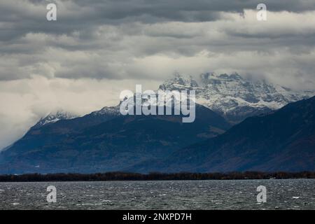 Les sommets dentelés des dents du midi dans les Alpes du Chablais canton du Valais Alpes suisses de Montreux sur le lac Léman Vaud Suisse Banque D'Images