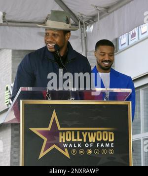 Los Angeles, États-Unis. 01st mars 2023. L'acteur Michael B. Jordan (R) réagit aux commentaires de l'acteur Jonathan Majors après avoir reçu la star 51st de la marche de la renommée hollywoodienne lors d'une cérémonie de dévoilement à Los Angeles mercredi, 1 mars 2023. Photo de Jim Ruymen/UPI crédit: UPI/Alay Live News Banque D'Images