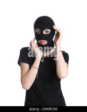 Femme portant une balaclava tricotée sur fond blanc Banque D'Images