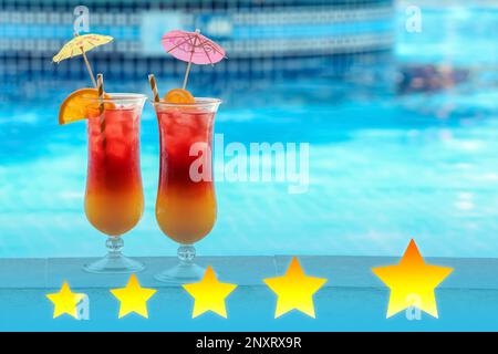 Hôtel cinq étoiles de luxe. Verres et cocktails savoureux près de la piscine Banque D'Images
