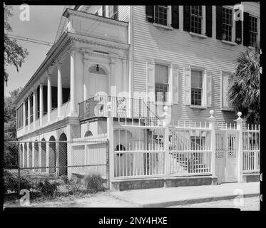 Thomas Bennett House, 1 Lucas St., Charleston, Charleston County, Caroline du Sud. Carnegie Etude de l'architecture du Sud. États-Unis Caroline du Sud Charleston County Charleston, Arcades , composants architecturaux, lintels, Columns, Portes et embrasures, lumières, clôtures, portes, maisons, Paumes. Banque D'Images