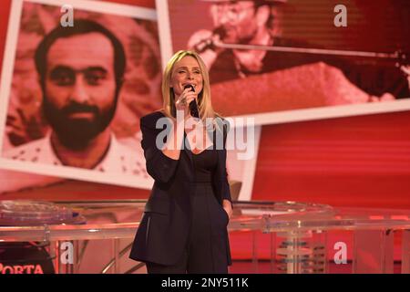 Rome, Italie. 01st mars 2023. Serena Autieri assiste à l'enregistrement de l'épisode de Porta a Porta sur Lucio Dalla et Lucio Battisti aux studios Rai Raffaella Carrà. Crédit : SOPA Images Limited/Alamy Live News Banque D'Images