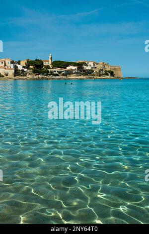 Plage de sable, Plage dAregno, Algajola, près de Calvi, Département haute-Corse, Corse, Mer méditerranée, France Banque D'Images