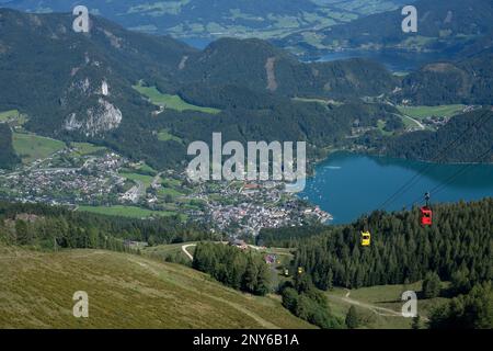 ZWOLFERHORN, ST GILGEN, AUTRICHE - SEPTEMBRE 15 : le téléphérique de la montagne Zwolferhorn descend à St Gilgen, Autriche le 15 septembre 2017 Banque D'Images