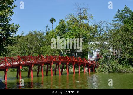 Le Pont de Huc, Hoan Kiem, Hanoi, Vietnam Banque D'Images