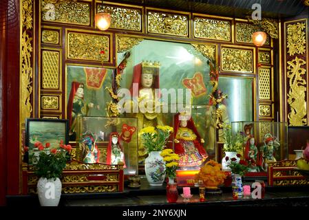 Autel, déesse de la mer Thien Hau, salle d'assemblée de la Congrégation chinoise de Fujian, PPhuc Kien Pagode, Tran Phu, Hoi an, Vietnam Banque D'Images