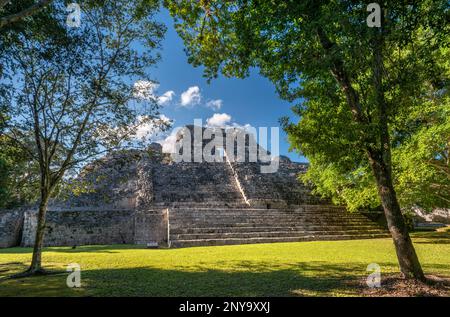 Structure Structure X (10), Maya ruines à Becan site archéologique, la Ruta Rio Bec, péninsule du Yucatan, Mexique, État de Campeche Banque D'Images