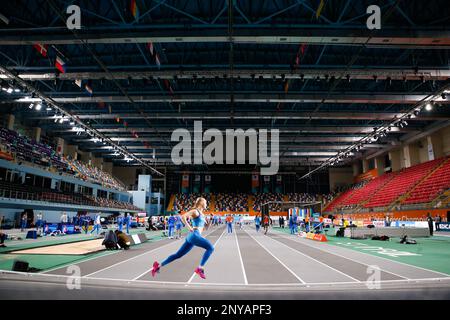 Istanbul, Turquie. 02nd mars 2023. ISTANBUL, TURQUIE - MARS 2: Aperçu général de l'intérieur lors d'une session d'entraînement en vue des Championnats d'intérieur d'athlétisme européens à l'Atakoy Athletics Arena sur 2 mars 2023 à Istanbul, Turquie (photo par Nikola Krstic/BSR Agency) crédit: BSR Agency/Alay Live News Banque D'Images