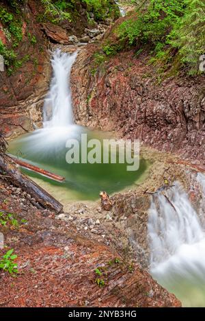 Cascade, Schleifenmühlenklamm, Unterammergau, Alpes d'Ammergauer, haute-Bavière, Bavière, Allemagne, Europe Banque D'Images