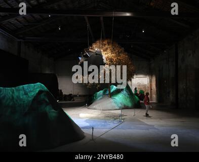 Venise, Italie - 6 septembre 2022 : pavillon chinois, à l'Arsenale, au 59th Biennale d'art de Venise. Banque D'Images