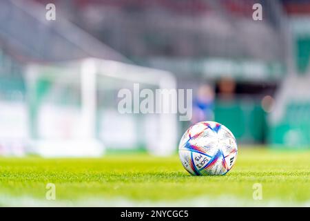 Wien, Autriche - 24 février 2023: Ballon de football sur le terrain, deuxième ligue autrichienne Banque D'Images