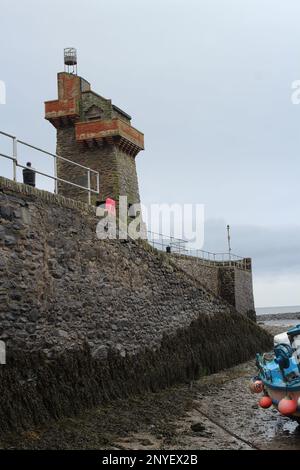 LYNMOUTH, DEVON, Royaume-Uni - 29 JANVIER 2017, vieux phare de Lynmouth Harbour Banque D'Images