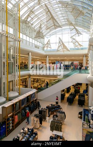 Interior Marks & Spencer Store à l'intérieur du centre commercial Mall, Cribbs Causeway, Patchway, Bristol, Angleterre, ROYAUME-UNI Banque D'Images