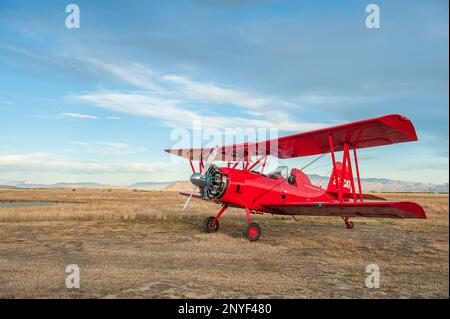 Un Ag-Cat Grumman G-164avion biplan à Pukaki Airport de Twizel. L'Ag Cat a été le premier avion spécialement conçu pour l'aviation agricole. Banque D'Images