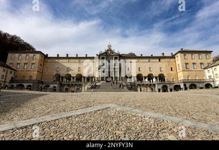 OROPA, ITALIE, 30 OCTOBRE 2022 - vue sur le sanctuaire d'Oropa, sanctuaire marial dédié à la Vierge Noire, province de Biella, Piémont, Italie Banque D'Images