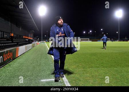 Oldham kit man Dean Pickering SNR lors du match de la Vanarama National League entre Barnett et Oldham Athletic au stade Underhill, Londres, le mardi 28th février 2023. (Photo : Eddie Garvey | ACTUALITÉS MI) Credit : ACTUALITÉS MI et sport /Actualités Alay Live Banque D'Images