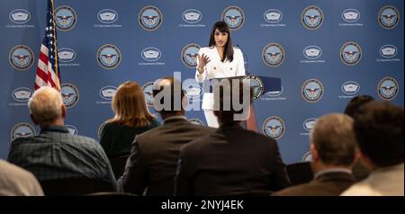 La sous-secrétaire de presse du Pentagone Sabrina Singh prend la parole lors d'un exposé de presse à huis clos au Pentagone, Washington, D.C., le 22 février 2022. Banque D'Images