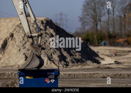 OIRSCHOT - site non aménagé pour un futur quartier résidentiel. La province du Brabant-Nord n'accorde temporairement plus de permis pour des projets dans le domaine de l'infrastructure, de l'agriculture, de l'industrie, du logement et de la durabilité s'ils ont des effets sur l'azote dans Natura2000 régions. ANP ROBIN VAN LONKHUIJSEN pays-bas sortie - belgique sortie Banque D'Images