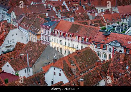 Toits de la ville, vue du Schlossberg, Castle Mountain, Graz, Autriche Banque D'Images