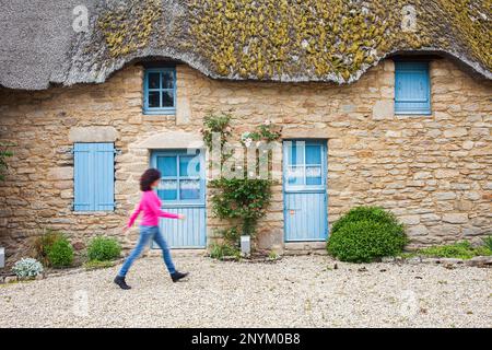 Maison au toit de chaume, Kerhinet Village, parc naturel régional de la Brière ou Grande Brière, Loire Atlantique, Pays de Loire, France Banque D'Images