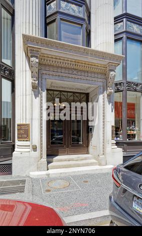 Centre-ville de Pittsburgh : le bâtiment Benedum-Trees, à l'origine le bâtiment Machesney, est une tour de bureaux en brique blanche et en terre cuite sur la quatrième Avenue. Banque D'Images