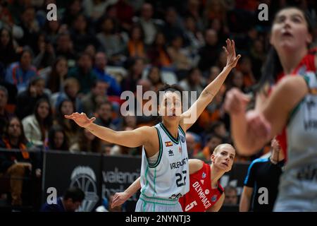 Cierra Burdick de Valence Panier en action pendant l'EuroLeague Women on 1 mars 2023 J14 à la salle de sport Fuente de San Luis (Valence, J14 EuroLeague Women on 1 mars 2023). Panier Valence 65:55 Olympiacos SFP (photo par Vicente Vidal Fernandez/Sipa USA) Banque D'Images