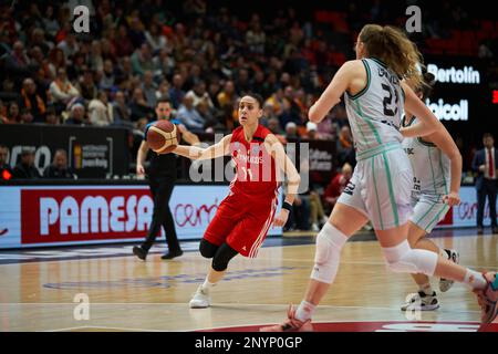 Angeliki Nikolopoulou de l'Olympiacos SFP en action pendant l'EuroLeague Women on 1 mars 2023 J14 au Palais des sports de Fuente de San Luis (Valence, J14 EuroLeague Women on 1 mars 2023). Panier Valence 65:55 Olympiacos SFP (photo par Vicente Vidal Fernandez/Sipa USA) crédit: SIPA USA/Alay Live News Banque D'Images