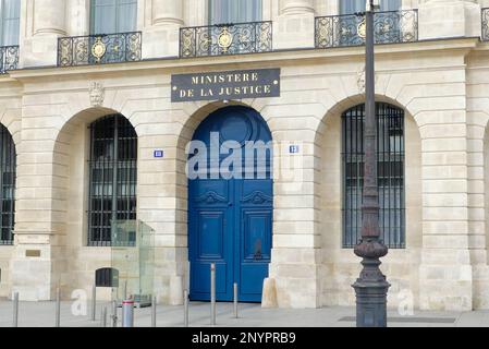 Paris, France. 19 février. 2023. Bâtiment du Ministère de la Justice, situé sur la célèbre place Vendôme. Banque D'Images