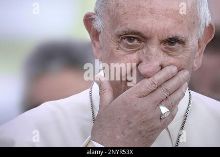 13 mars 2023 marque 10 ans de Pontificat pour le Pape François. Sur la photo : le Pape François lors du Jubilé d'or du charismatique catholique Reneval au Circo Massimo à Rome, Italie sur 3 juin 2017 Banque D'Images