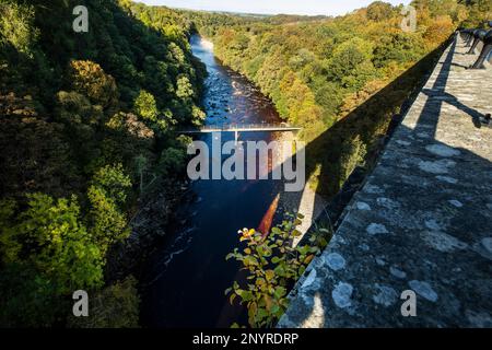 Le viaduc Lambley Railway traverse la rivière South Tyne dans le Northumberland. Une fois le chemin de fer entre Haltwhistle et Alston maintenant le South Tyne Trail.sout Banque D'Images