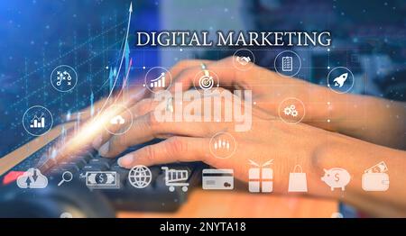 Concept montrant des signes et des icônes de marketing numérique, publicité sur Internet et concept de technologie d'affaires, marketing en ligne, e-commerce en ligne Banque D'Images
