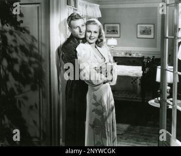 Les acteurs américains Danny Kaye et Virginia Mayo dans le film Wonder Man, USA 1945 Banque D'Images