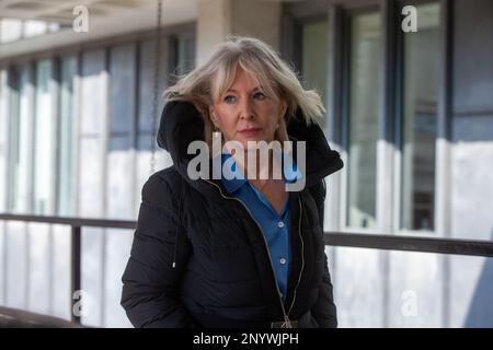 Londres, Angleterre, Royaume-Uni. 2nd mars 2023. L'ancienne secrétaire d'État au numérique, à la Culture, aux médias et aux Sports NADINE DORRIES est visible à l'extérieur du Queen Elizabeth II Centre. (Credit image: © Tayfun Salci/ZUMA Press Wire) USAGE ÉDITORIAL SEULEMENT! Non destiné À un usage commercial ! Banque D'Images