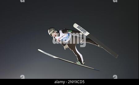 Planica, Slovénie. 02nd mars 2023. Ski nordique: Championnat du monde, saut à ski - grande colline, hommes, qualification. Anze Lanisek de Slovénie en action. Credit: Daniel Karmann/dpa/Alay Live News Banque D'Images