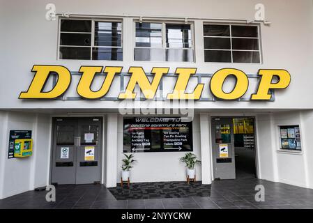 Lieu de divertissement à l'intérieur de la vieille usine de pneus Dunlop, à Upper Hutt, en Nouvelle-Zélande. Situé dans le parc industriel du Pacifique Sud. Daytona Adventure Park Banque D'Images