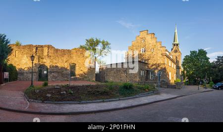 Wetter (Ruhr): Reformierte Kirche (Eglise réformée), Château de Wetter à Ruhrgebiet, Nordrhein-Westfalen, Rhénanie-du-Nord-Westphalie, Allemagne Banque D'Images