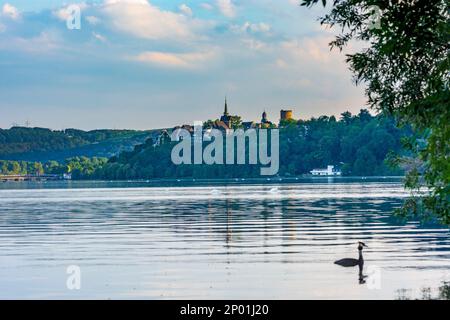 Herdecke: lac Harkortsee au bord de la Ruhr, vue sur la ville de Wetter à Ruhrgebiet, Nordrhein-Westfalen, Rhénanie-du-Nord-Westphalie, Allemagne Banque D'Images