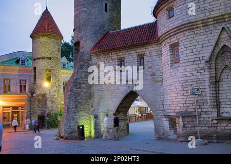 Varav Viru Viru Street, City Gate, la vieille ville de Tallinn, Estonie, Banque D'Images