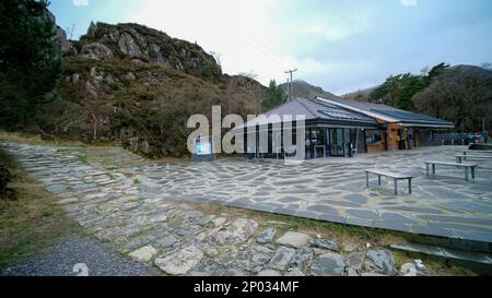 Snowdonia, pays de Galles- février 2023: Centre d'accueil Idwal du MCG dans la vallée d'Ogwen- point de départ et parking pour explorer la vallée d'Ogwen Banque D'Images