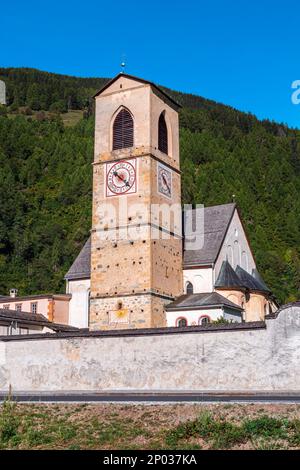 Mustair, Suisse - 28 septembre 2021 : Abbaye bénédictine de Saint-Jean avec un patrimoine exceptionnellement bien conservé de l'art carolingien est le monde de l'UNESCO Banque D'Images