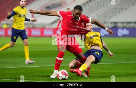 Anvers, Belgique, 02/03/2023, Gyrano Kerk d'Anvers et Siebe Van Der Heyden de l'Union se battent pour le ballon lors d'un match de football entre Royal Antwerp FC et Royale Union Saint-Gilloise, le jeudi 02 mars 2023 à Anvers, le segment de retour des demi-finales de la coupe Croky belge. Union a remporté 1-0 la première partie. BELGA PHOTO VIRGINIE LEFOUR Banque D'Images