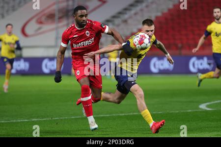 Anvers, Belgique, 02/03/2023, Gyrano Kerk d'Anvers et Siebe Van Der Heyden de l'Union se battent pour le ballon lors d'un match de football entre Royal Antwerp FC et Royale Union Saint-Gilloise, le jeudi 02 mars 2023 à Anvers, le segment de retour des demi-finales de la coupe Croky belge. Union a remporté 1-0 la première partie. BELGA PHOTO VIRGINIE LEFOUR Banque D'Images