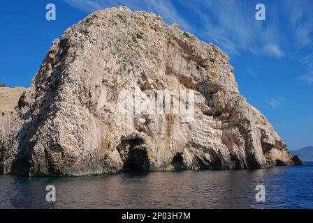 Grotte bleue sur l'île de Bisevo dans la mer Adriatique, Croatie. Banque D'Images