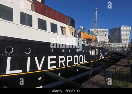 Le Edmund Gardner, Liverpool Pilot Cutter Ship, au Dry Dock, Royal Albert Dock, 3-4 The Colonnades, Liverpool, Merseyside, Angleterre, L3 4AA Banque D'Images