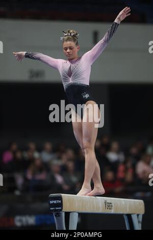 Louisville, Kentucky, États-Unis. 24th févr. 2023. États-Unis Gym 2023 Nastia Liukin Cup, Louisville, KY - 24 février 2023 - Avery Neff (Olympus) participe à la Nastia Liukin Cup 2023 de l'USAG, qui s'est tenue à Louisville, KY. Photo de Wally Nell/ZumaPress (Credit image: © Wally Nell/ZUMA Press Wire) USAGE ÉDITORIAL SEULEMENT! Non destiné À un usage commercial ! Banque D'Images