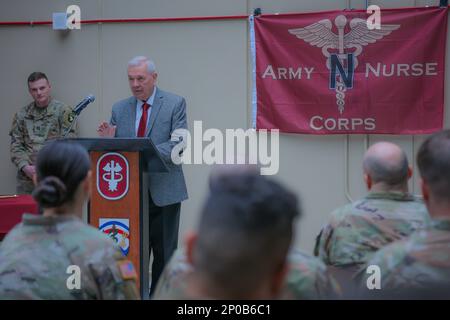 Aujourd'hui, l'Hôpital communautaire de l'Armée de terre de Blanchfield a célébré les 122 ans du corps d'infirmières de l'Armée par une cérémonie avec un conférencier invité spécial, le colonel (retraité) John Hudock, ancien chef adjoint du corps d'infirmières de l'Armée de terre. Banque D'Images