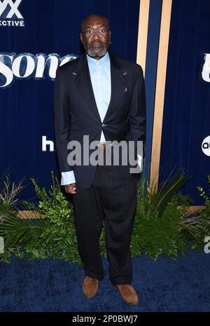 Hollywood, Californie. 02/03/2023, Delroy Lindo arrive à la première de Hulu “Unprisoned” à Los Angeles, tenue à la légion hollywoodienne sur 2 mars 2023 à Hollywood, CA. © Lisa OConnor/AFF-USA.com Banque D'Images